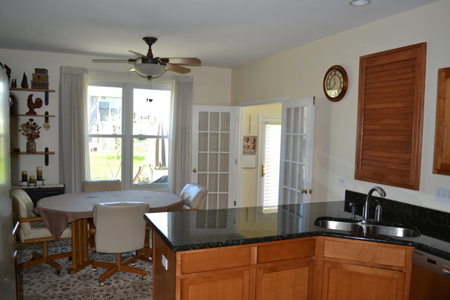 832 Columbine Dr, Elgin, IL 60124 photo 8