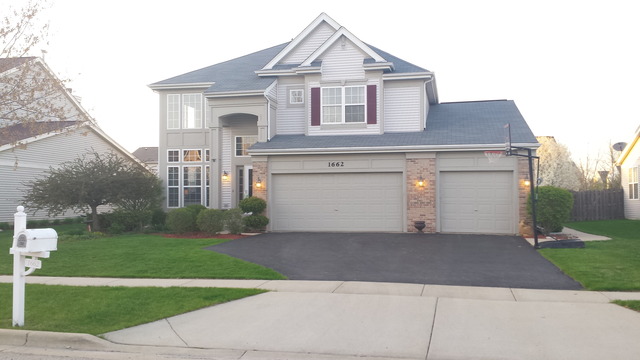 1662 Montclair Dr, Elgin, IL 60123 photo 1