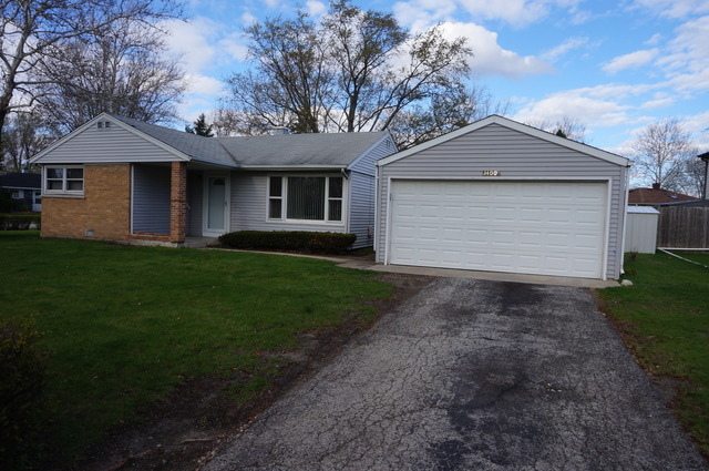 3400 Meadow Dr, Rolling Meadows, IL 60008 photo 2