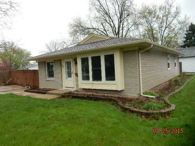 53 Longbeach Rd, Montgomery, IL 60538 photo 1