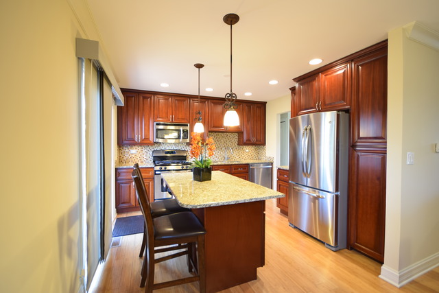 4415 Westbridge Ct, Hoffman Estates, IL 60192 photo 3