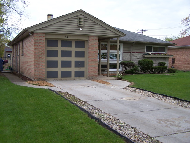 641 Walnut Ct, Des Plaines, IL 60016 photo 1
