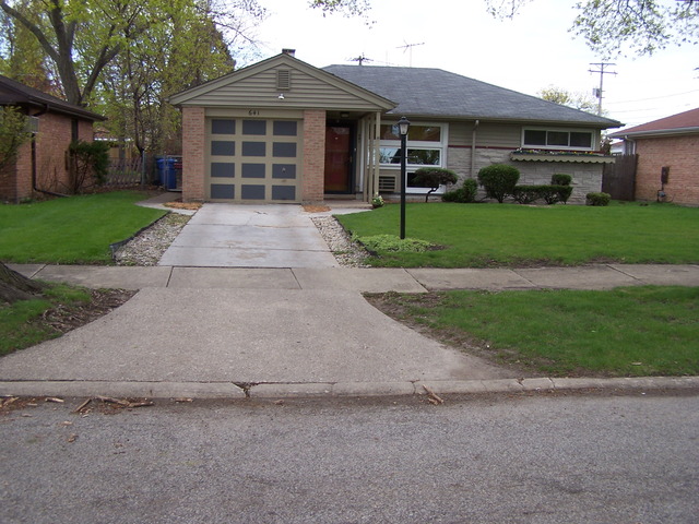 641 Walnut Ct, Des Plaines, IL 60016 photo 2