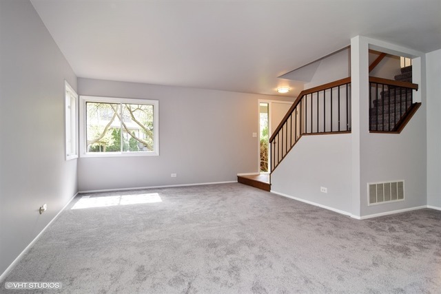 120 New Castle Ct, Rolling Meadows, IL 60008 photo 4