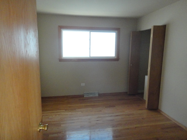 7549 S Lorel Ave, Burbank, IL 60459 photo 14