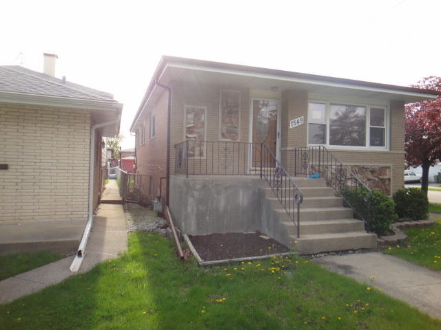 7549 S Lorel Ave, Burbank, IL 60459 photo 3