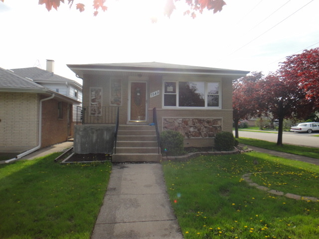 7549 S Lorel Ave, Burbank, IL 60459 photo 1