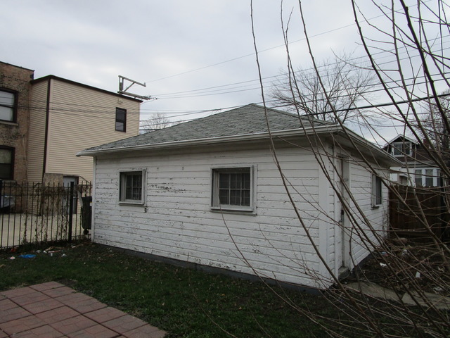 6550 S Artesian Ave, Chicago, IL 60629 photo 3