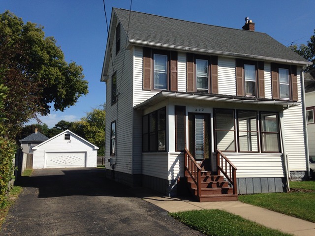 422 S Fourth St, Aurora, IL 60505 photo 1