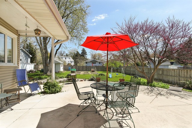 325 E Ardmore Ave, Roselle, IL 60172 photo 22