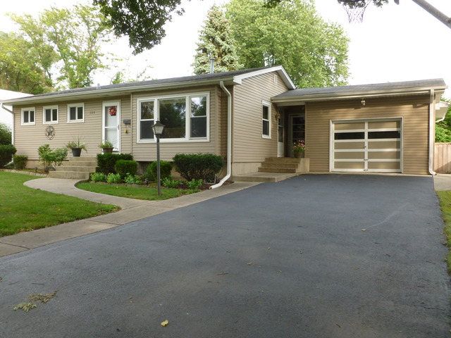 325 E Ardmore Ave, Roselle, IL 60172 photo 1