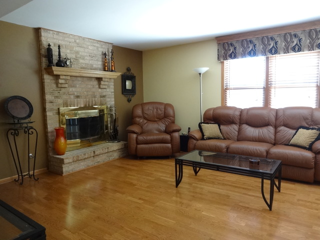 426 Deanna Dr, Bartlett, IL 60103 photo 12
