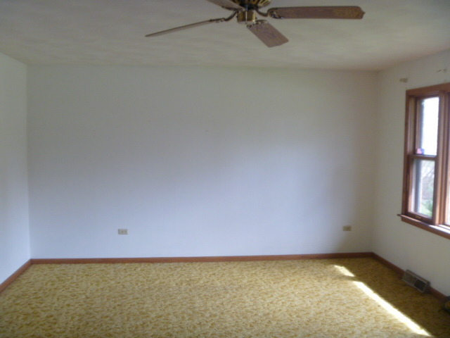 9619 Jean Dr, Hebron, IL 60034 photo 2