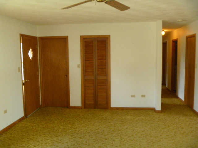 9619 Jean Dr, Hebron, IL 60034 photo 3