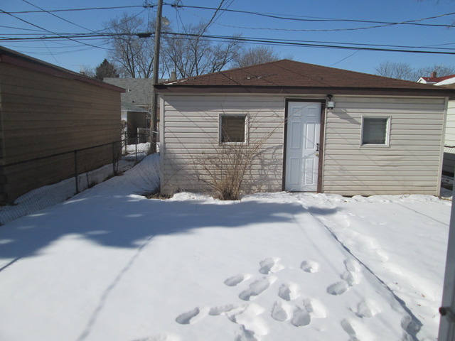 9846 S Dobson Ave, Chicago, IL 60628 photo 15