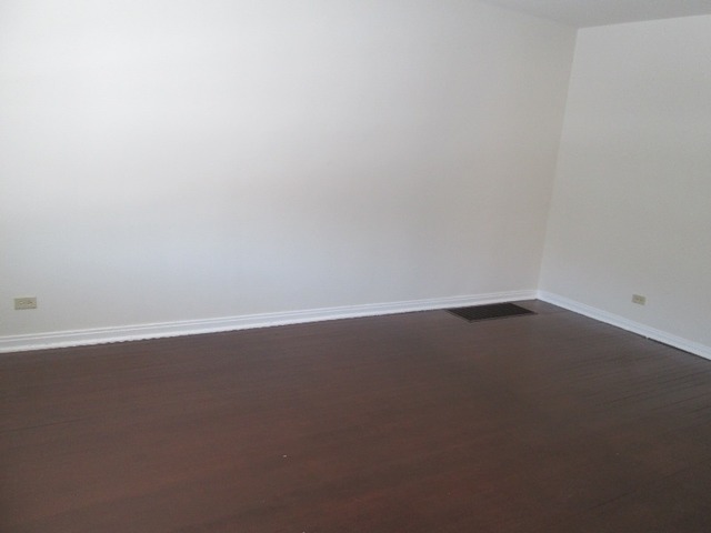 9846 S Dobson Ave, Chicago, IL 60628 photo 4