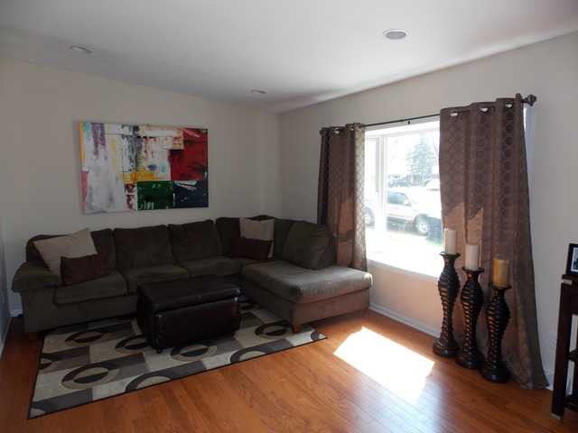 155 N Mclean Blvd, Elgin, IL 60123 photo 8