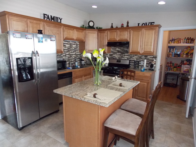 155 N Mclean Blvd, Elgin, IL 60123 photo 1
