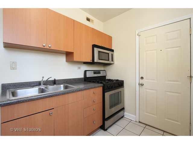 1942 E 74th St #2B, Chicago, IL 60649 photo 4