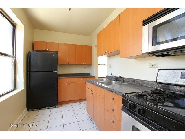 1942 E 74th St #2B, Chicago, IL 60649 photo 3