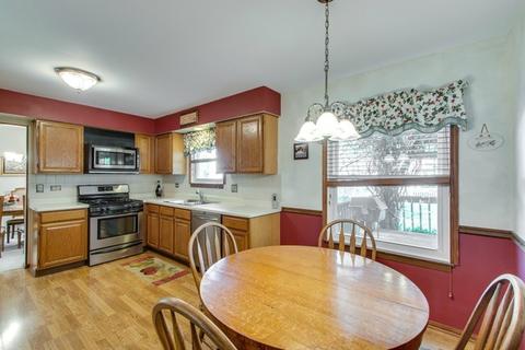 1210 Old Mill Ln, Algonquin, IL 60102 photo 4
