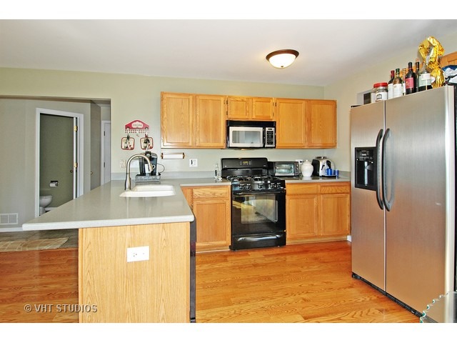 437 Snow Drift Cir, Bartlett, IL 60103 photo 4