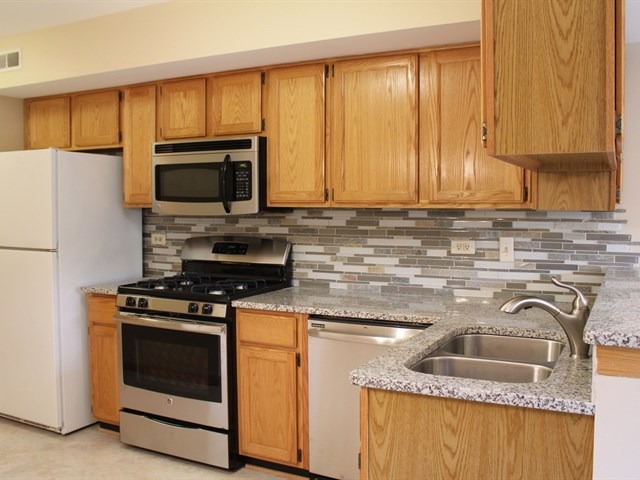 3060 Anton Cir, Aurora, IL 60504 photo 6