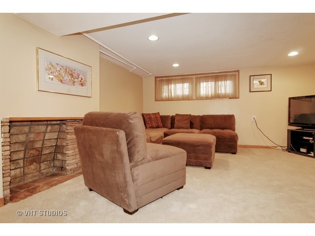 385 Herrick Rd, Riverside, IL 60546 photo 8