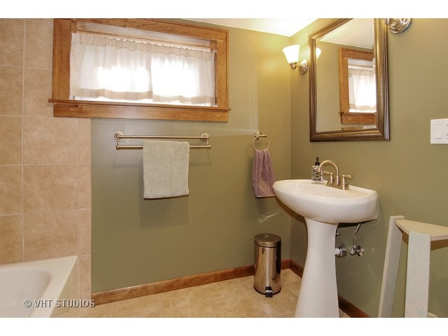 385 Herrick Rd, Riverside, IL 60546 photo 16