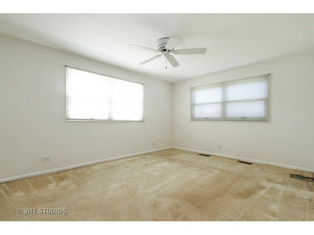 3523 Maple Leaf Dr, Glenview, IL 60026 photo 8