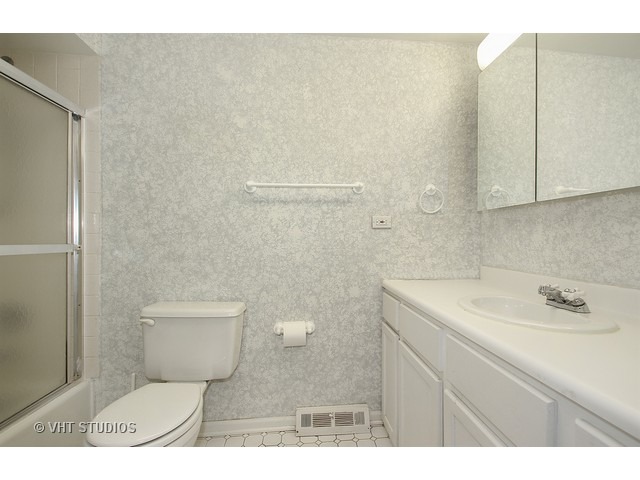 3523 Maple Leaf Dr, Glenview, IL 60026 photo 12