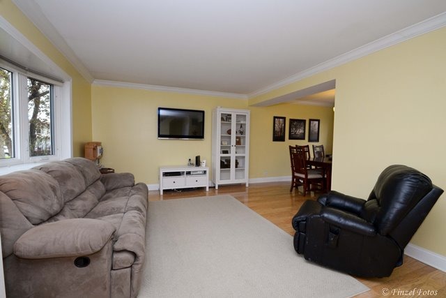 1395 Nantucket Ct, Hoffman Estates, IL 60192 photo 2