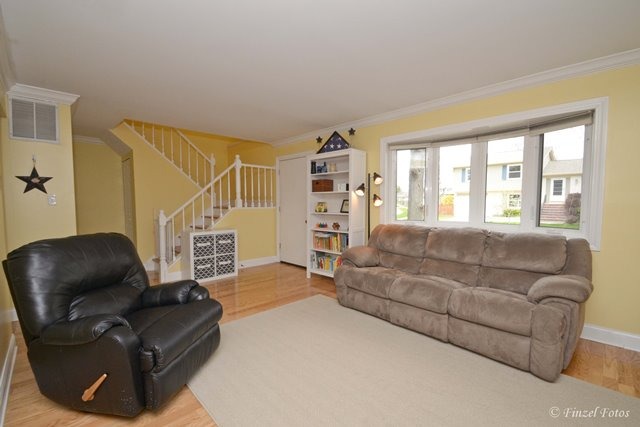 1395 Nantucket Ct, Hoffman Estates, IL 60192 photo 1