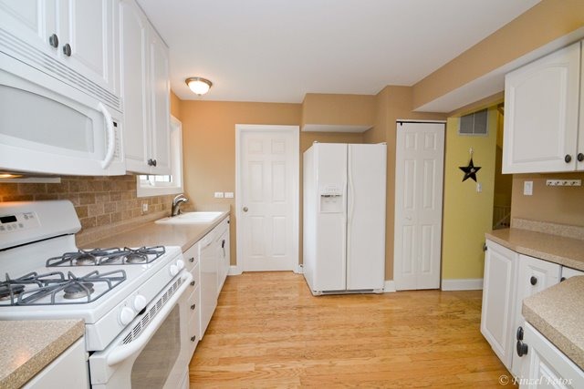 1395 Nantucket Ct, Hoffman Estates, IL 60192 photo 5