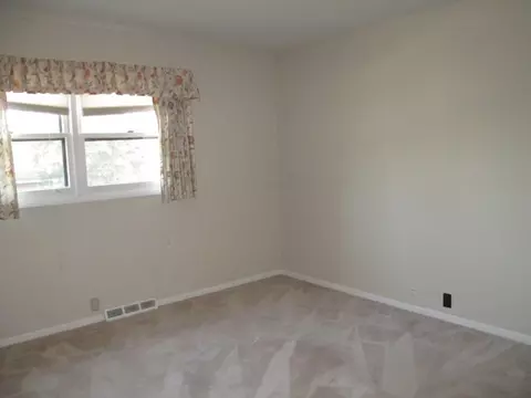 1321 Centennial Dr, Peru, IL 61354 photo 8