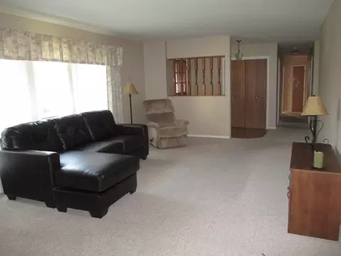 1321 Centennial Dr, Peru, IL 61354 photo 4