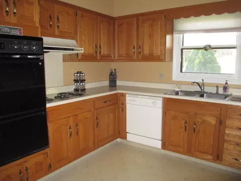 1321 Centennial Dr, Peru, IL 61354 photo 5