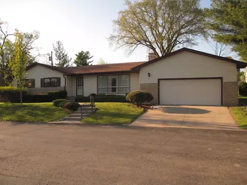 1321 Centennial Dr, Peru, IL 61354 photo 1