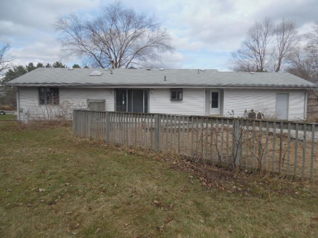 6451 Barkridge Rd, Roscoe, IL 61073 photo 2