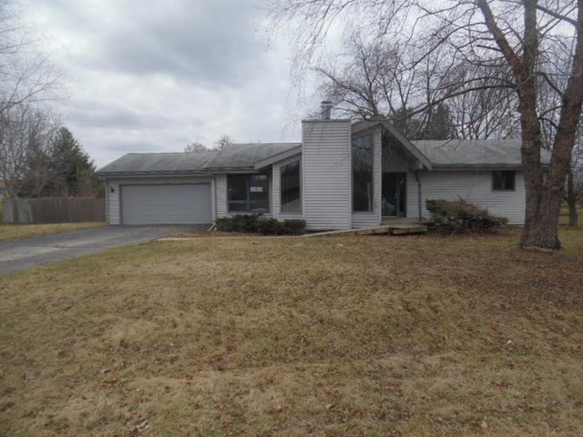 6451 Barkridge Rd, Roscoe, IL 61073 photo 1