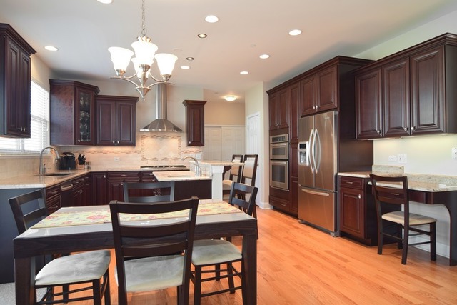 6070 Florence Dr, Hoffman Estates, IL 60192 photo 5
