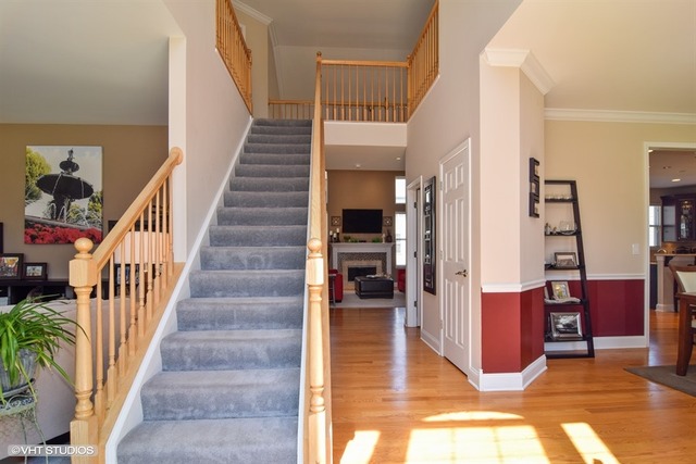 6070 Florence Dr, Hoffman Estates, IL 60192 photo 3