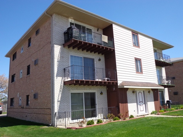 7336 W 85th Pl #2a, Bridgeview, IL 60455 photo 1