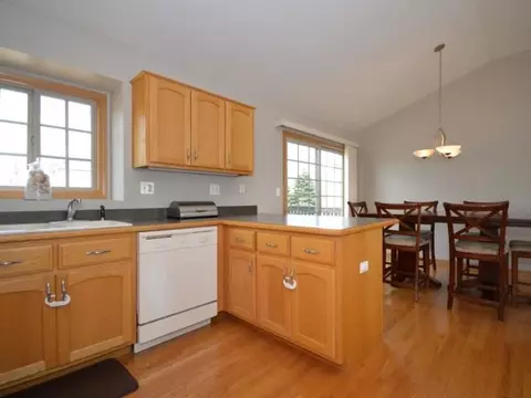 2115 Primrose Dr, Plainfield, IL 60586 photo 4