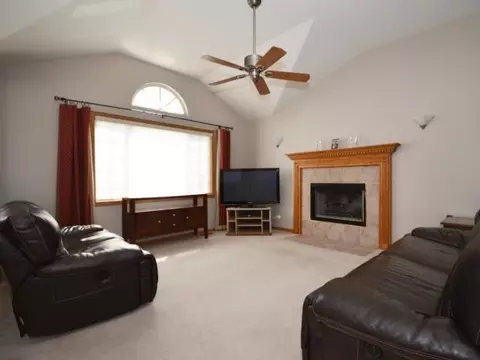 2115 Primrose Dr, Plainfield, IL 60586 photo 3