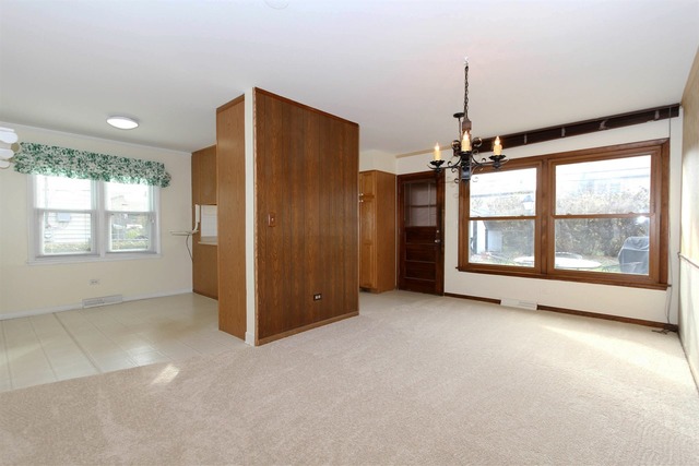 1490 Webster Ln, Des Plaines, IL 60018 photo 5