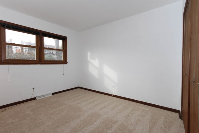 1490 Webster Ln, Des Plaines, IL 60018 photo 13