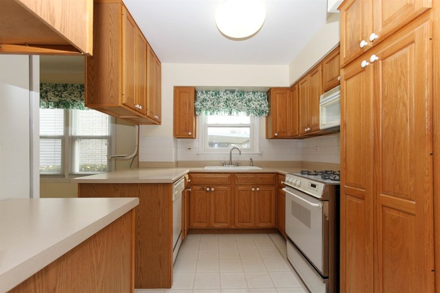 1490 Webster Ln, Des Plaines, IL 60018 photo 9