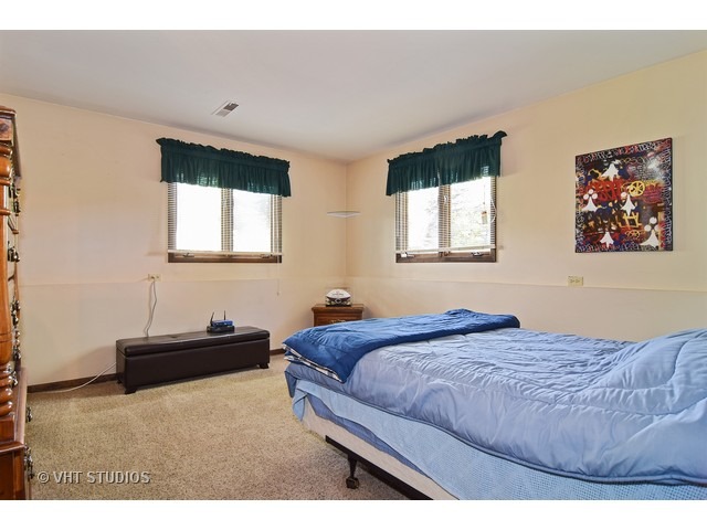 611 W North Ave, Bartlett, IL 60103 photo 11