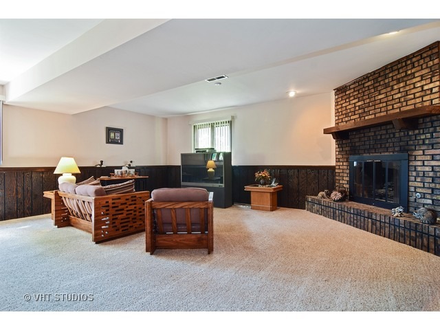 611 W North Ave, Bartlett, IL 60103 photo 6